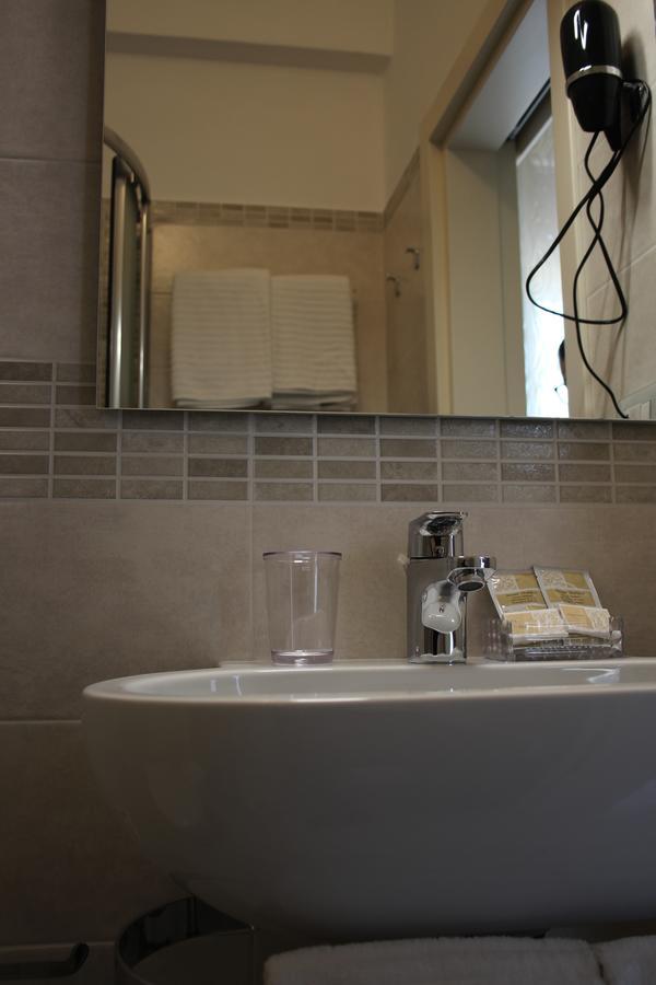 Hotel Margherita Meuble Sirmione Luaran gambar