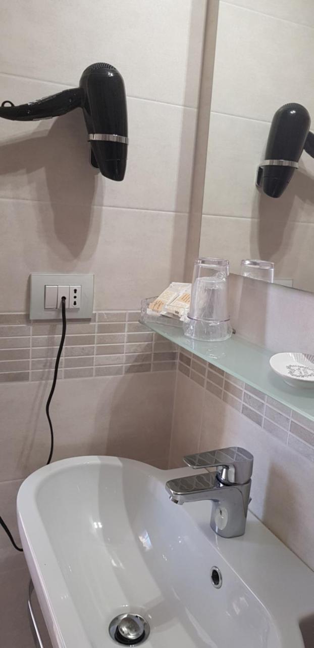 Hotel Margherita Meuble Sirmione Luaran gambar