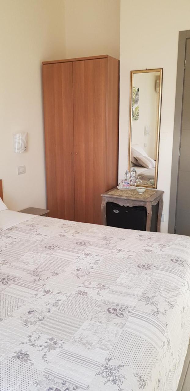 Hotel Margherita Meuble Sirmione Luaran gambar